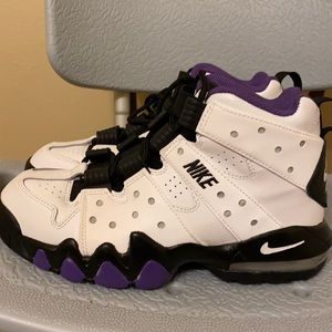 Nike CB2 boys 5.5 purple/white/black